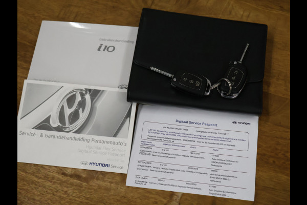 Hyundai i10 1.0i i-Motion Comfort [CRUISE CONTROL, CLIMATE CONTROL, RADIO, CD-SPELER, ELEKTRISCHE RAMEN, NIEUWSTAAT]