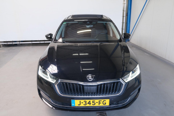 Škoda Octavia Combi 1.5 TSI First Edition - N.A.P. Airco, Cruise, Navi, PDC, Pano dak.
