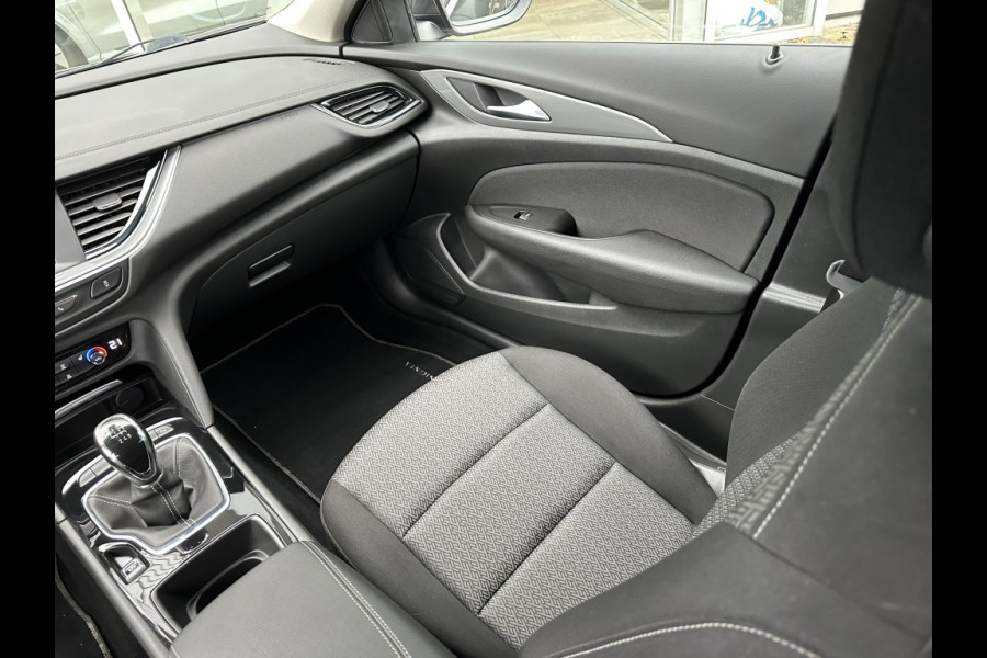 Opel Insignia Sports Tourer 1.5 T Edition Trekhaak / Winterpack / Navipack