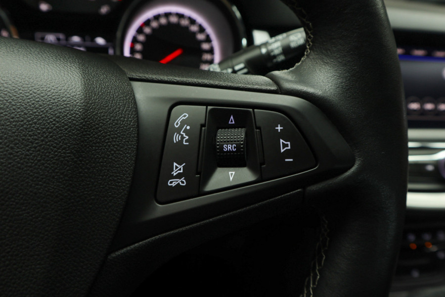 Opel Astra 1.2 T Navi Airco Stoel & stuurverwarming Carplay PDC Bluetooth Cruise PDC 6 versnellingen BTW auto