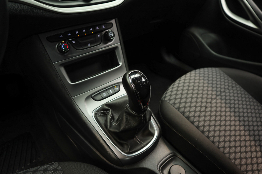 Opel Astra 1.2 T Navi Airco Stoel & stuurverwarming Carplay PDC Bluetooth Cruise PDC 6 versnellingen BTW auto