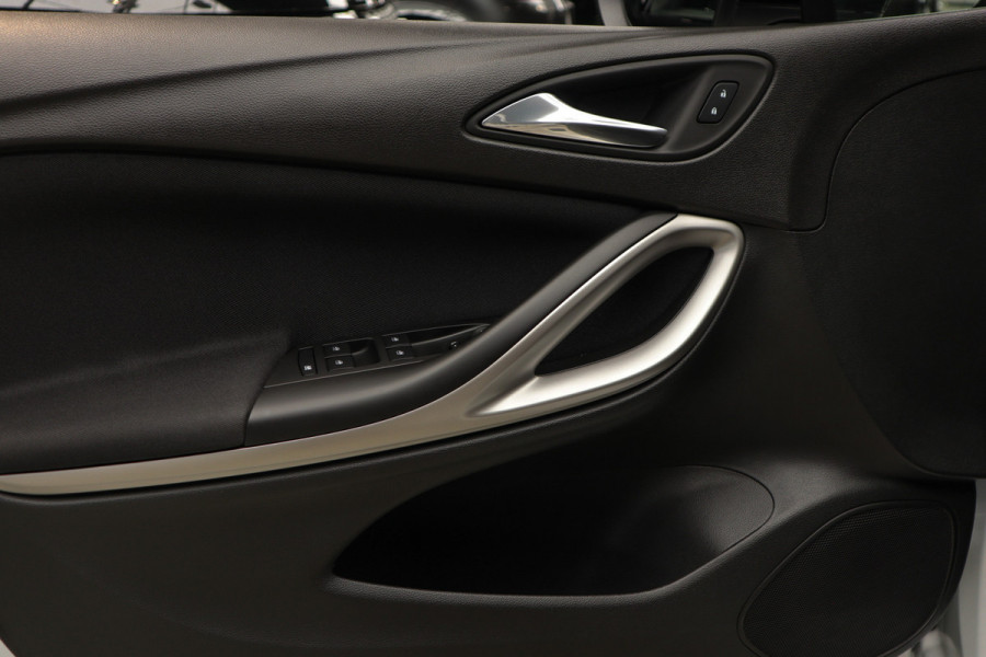 Opel Astra 1.2 T Navi Airco Stoel & stuurverwarming Carplay PDC Bluetooth Cruise PDC 6 versnellingen BTW auto