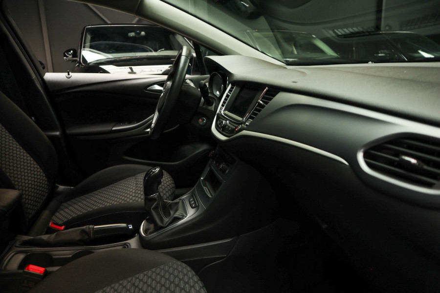 Opel Astra 1.2 T Navi Airco Stoel & stuurverwarming Carplay PDC Bluetooth Cruise PDC 6 versnellingen BTW auto