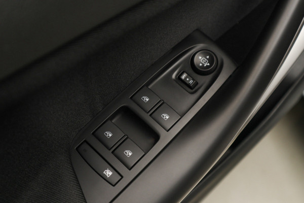 Opel Astra 1.2 T Navi Airco Stoel & stuurverwarming Carplay PDC Bluetooth Cruise PDC 6 versnellingen BTW auto