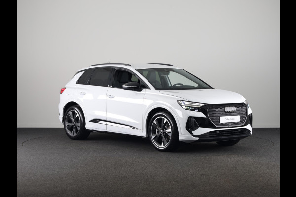Audi Q4 e-tron 45 S edition Competition e-tron 82 kWh 286 pk | Assistentiepakket plus | Comfortpakket plus | Ambient verlichting | Optiekpakket zwart plus |