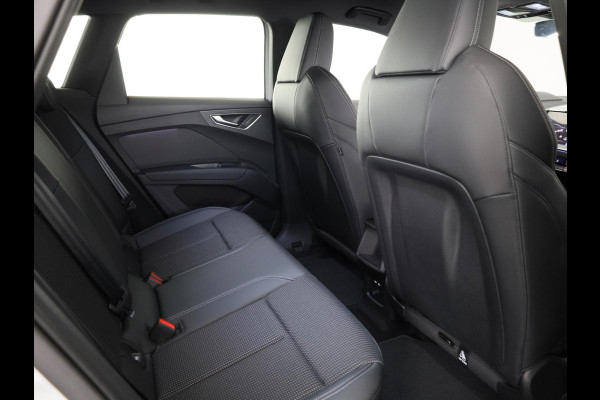 Audi Q4 e-tron 45 S edition Competition e-tron 82 kWh 286 pk | Assistentiepakket plus | Comfortpakket plus | Ambient verlichting | Optiekpakket zwart plus |