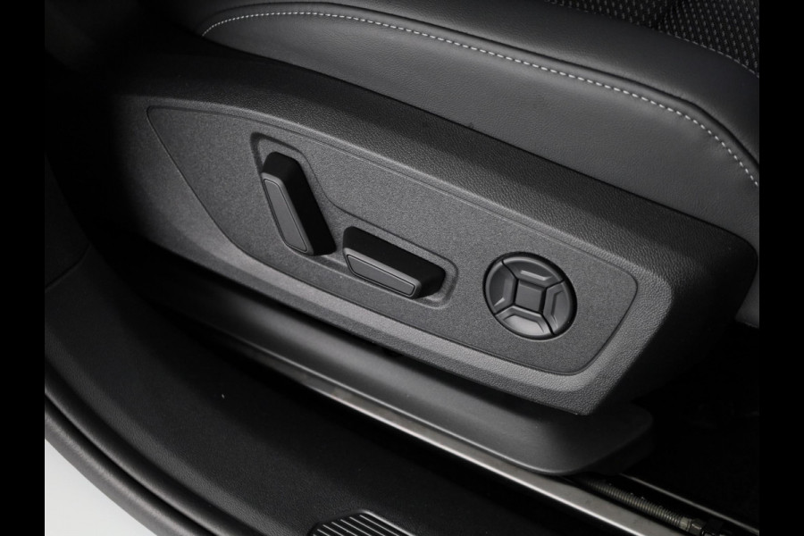 Audi Q4 e-tron 45 S edition Competition e-tron 82 kWh 286 pk | Assistentiepakket plus | Comfortpakket plus | Ambient verlichting | Optiekpakket zwart plus |