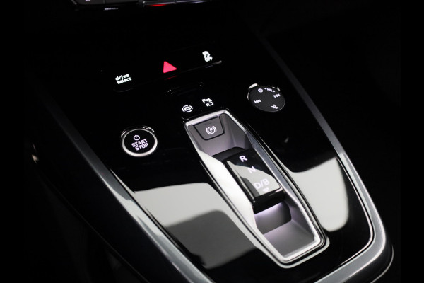 Audi Q4 e-tron 45 S edition Competition e-tron 82 kWh 286 pk | Assistentiepakket plus | Comfortpakket plus | Ambient verlichting | Optiekpakket zwart plus |