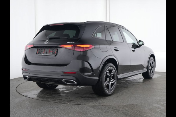Mercedes-Benz GLC 300 e 4MATIC AMG Plug-In Hybride AMG Line Premium Plus | Night Pakket | Alarm Klasse 3 | trekhaak | Panorama Schuif-Kanteldak | 20 Inch AMG Velgen | Distronic. Inclusief 24 maanden MB Certified garantie voor Europa.