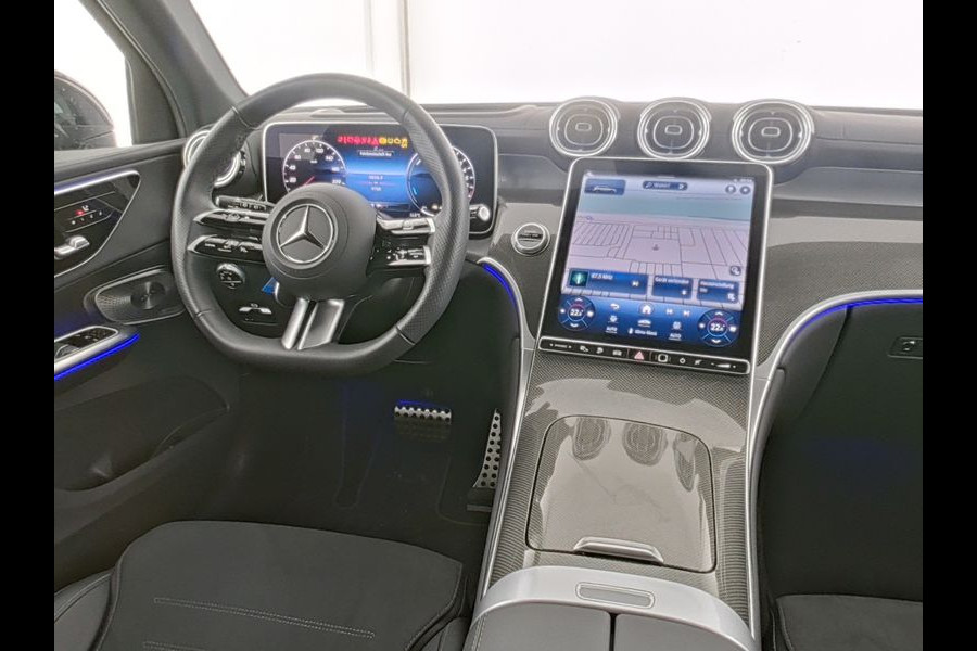 Mercedes-Benz GLC 300 e 4MATIC AMG Plug-In Hybride AMG Line Premium Plus | Night Pakket | Alarm Klasse 3 | trekhaak | Panorama Schuif-Kanteldak | 20 Inch AMG Velgen | Distronic. Inclusief 24 maanden MB Certified garantie voor Europa.