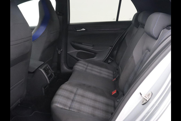 Volkswagen Golf 1.4 eHybrid GTE | Stoelverarming | Trekhaak | Carplay | Adaptive cruise | 18'' | Sportstoelen | Navigatie | Sfeerverlichting | Climate control | Parkeerhulp | PHEV | Plug In