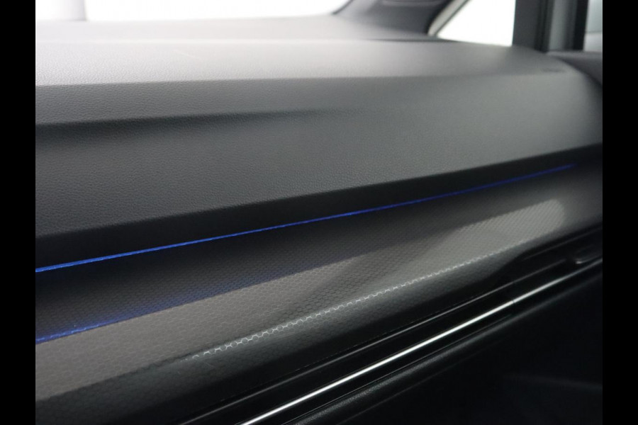 Volkswagen Golf 1.4 eHybrid GTE | Stoelverarming | Trekhaak | Carplay | Adaptive cruise | 18'' | Sportstoelen | Navigatie | Sfeerverlichting | Climate control | Parkeerhulp | PHEV | Plug In