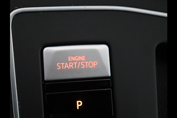 Volkswagen Golf 1.4 eHybrid GTE | Stoelverarming | Trekhaak | Carplay | Adaptive cruise | 18'' | Sportstoelen | Navigatie | Sfeerverlichting | Climate control | Parkeerhulp | PHEV | Plug In