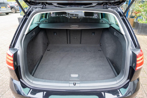 Volkswagen Golf Variant 1.5 TSI DSG Highline Business |Prijs rijklaar incl 12 mnd garantie|Trekhaak Winterpakket Navi Blindspot