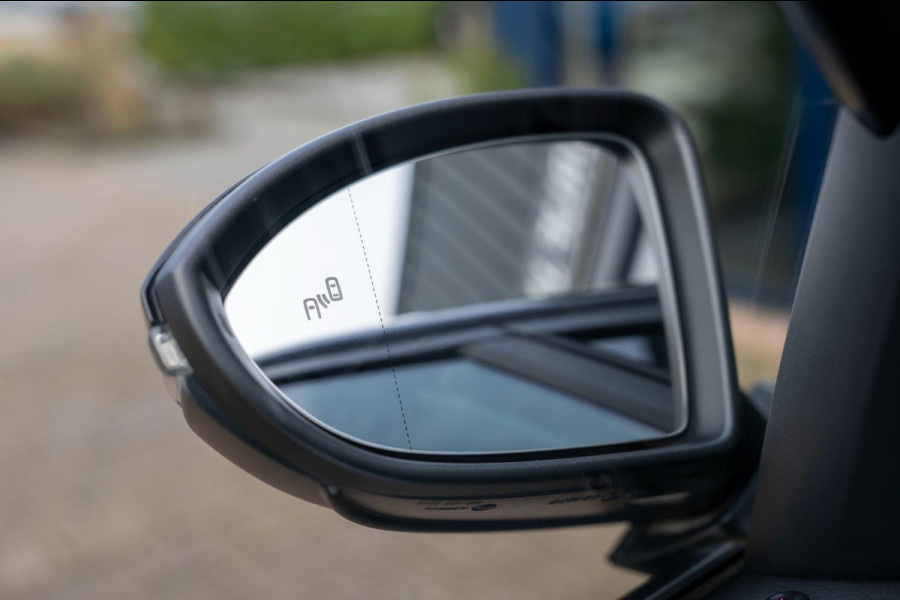 Volkswagen Golf Variant 1.5 TSI DSG Highline Business |Prijs rijklaar incl 12 mnd garantie|Trekhaak Winterpakket Navi Blindspot