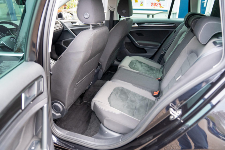 Volkswagen Golf Variant 1.5 TSI DSG Highline Business |Prijs rijklaar incl 12 mnd garantie|Trekhaak Winterpakket Navi Blindspot