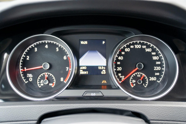 Volkswagen Golf Variant 1.5 TSI DSG Highline Business |Prijs rijklaar incl 12 mnd garantie|Trekhaak Winterpakket Navi Blindspot