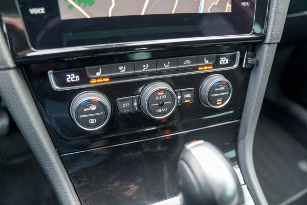 Volkswagen Golf Variant 1.5 TSI DSG Highline Business |Prijs rijklaar incl 12 mnd garantie|Trekhaak Winterpakket Navi Blindspot