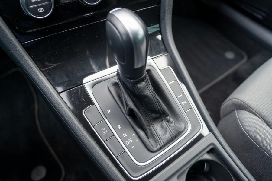 Volkswagen Golf Variant 1.5 TSI DSG Highline Business |Prijs rijklaar incl 12 mnd garantie|Trekhaak Winterpakket Navi Blindspot