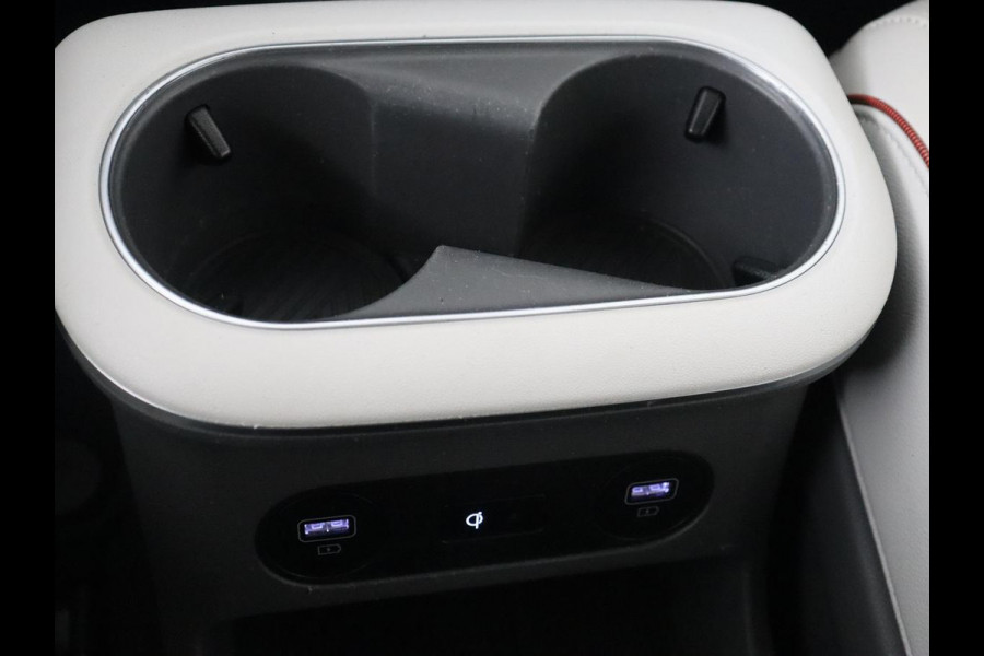 Hyundai IONIQ 5 Lounge 73kWh | Panoramadak | Stoelventilatie | Leder | Head-Up | Warmtepomp | 360 Camera | Achterbankverwarming | Adaptive cruise | Navigatie | Full LED | Carplay