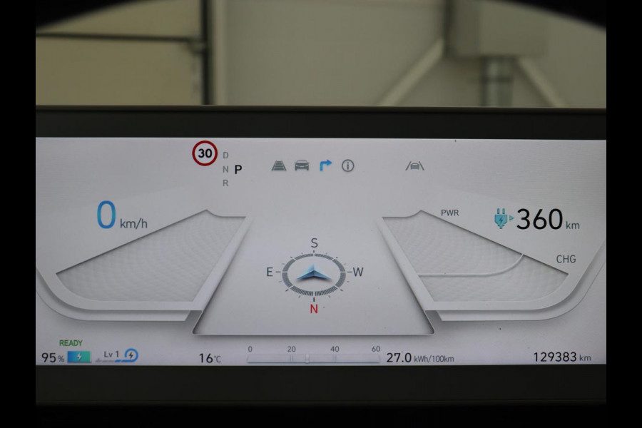 Hyundai IONIQ 5 Lounge 73kWh | Panoramadak | Stoelventilatie | Leder | Head-Up | Warmtepomp | 360 Camera | Achterbankverwarming | Adaptive cruise | Navigatie | Full LED | Carplay