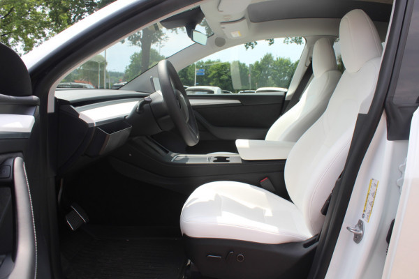 Tesla Model Y Performance AWD 75 kWh / Trekhaak / Autopilot / Panoramadak / Camera / 21'' / Keyless / Leder / Dodehoek / Navigatie / Stoelverwarming