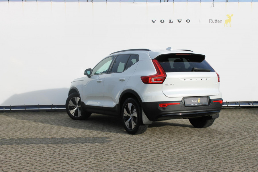 Volvo XC40 T4 211PK Autm. Plug-in hybrid Plus Dark Semi elektrisch wegklapbare trekhaak / Elektrisch bedienbare bestuurdersstoel met geheugen / Harman Kardon Audio