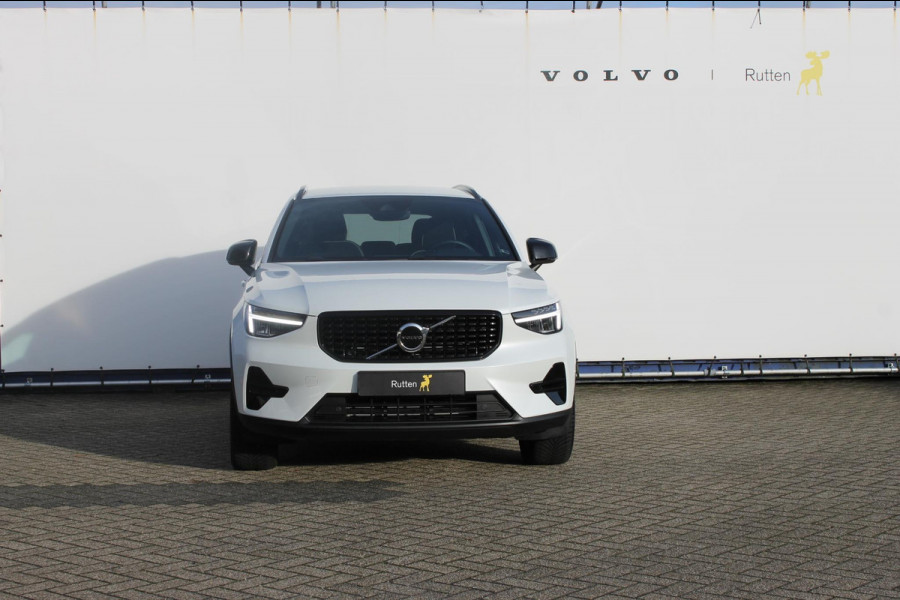 Volvo XC40 T4 211PK Autm. Plug-in hybrid Plus Dark Semi elektrisch wegklapbare trekhaak / Elektrisch bedienbare bestuurdersstoel met geheugen / Harman Kardon Audio