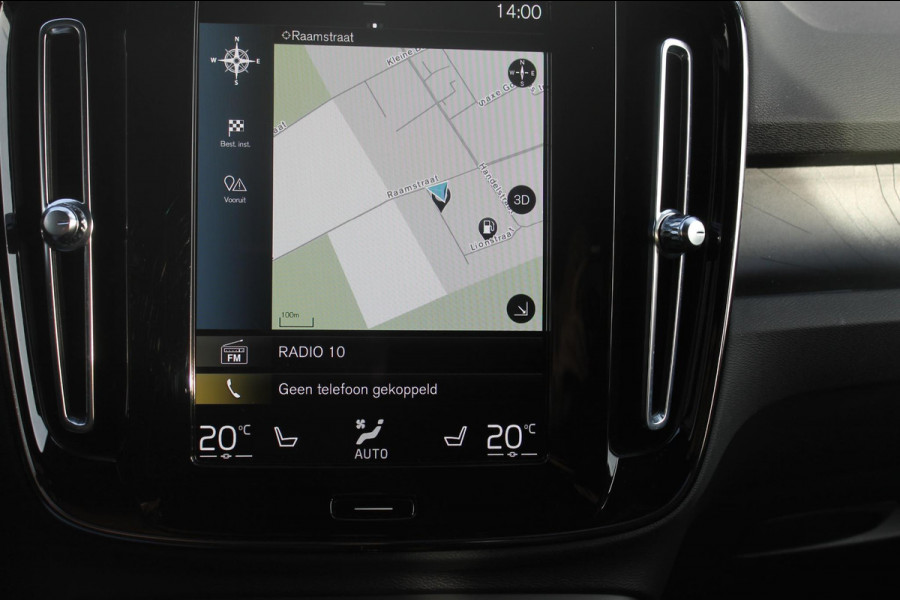 Volvo XC40 T4 211PK Autm. Plug-in hybrid Plus Dark Semi elektrisch wegklapbare trekhaak / Elektrisch bedienbare bestuurdersstoel met geheugen / Harman Kardon Audio