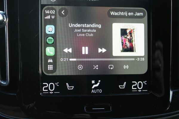 Volvo XC40 T4 211PK Autm. Plug-in hybrid Plus Dark Semi elektrisch wegklapbare trekhaak / Elektrisch bedienbare bestuurdersstoel met geheugen / Harman Kardon Audio