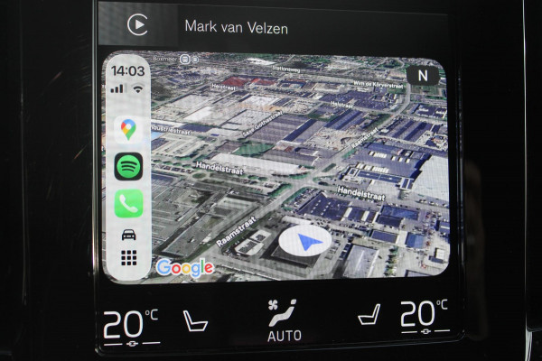 Volvo XC40 T4 211PK Autm. Plug-in hybrid Plus Dark Semi elektrisch wegklapbare trekhaak / Elektrisch bedienbare bestuurdersstoel met geheugen / Harman Kardon Audio