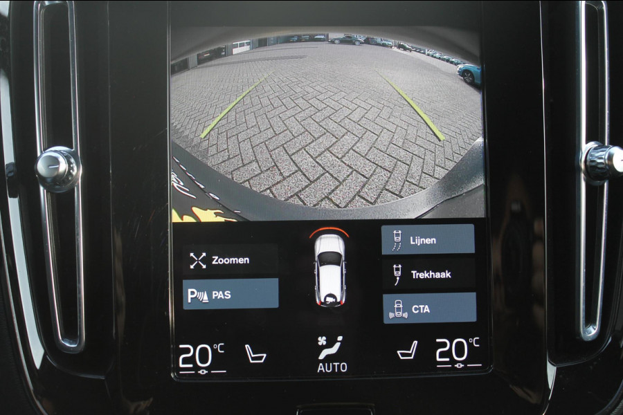 Volvo XC40 T4 211PK Autm. Plug-in hybrid Plus Dark Semi elektrisch wegklapbare trekhaak / Elektrisch bedienbare bestuurdersstoel met geheugen / Harman Kardon Audio