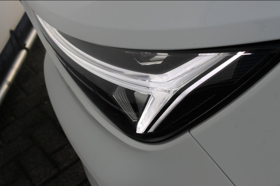 Volvo XC40 T4 211PK Autm. Plug-in hybrid Plus Dark Semi elektrisch wegklapbare trekhaak / Elektrisch bedienbare bestuurdersstoel met geheugen / Harman Kardon Audio