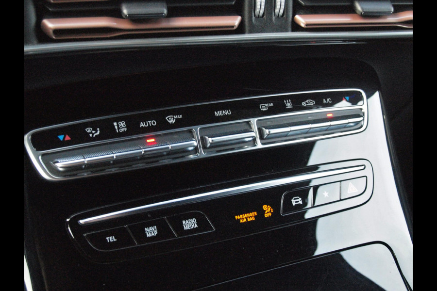 Mercedes-Benz EQC 400 4MATIC Business Solution 80 kWh | Camera | Trekhaak | Sfeerverlichting | Apple Carplay |