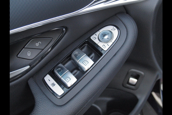 Mercedes-Benz EQC 400 4MATIC Business Solution 80 kWh | Camera | Trekhaak | Sfeerverlichting | Apple Carplay |