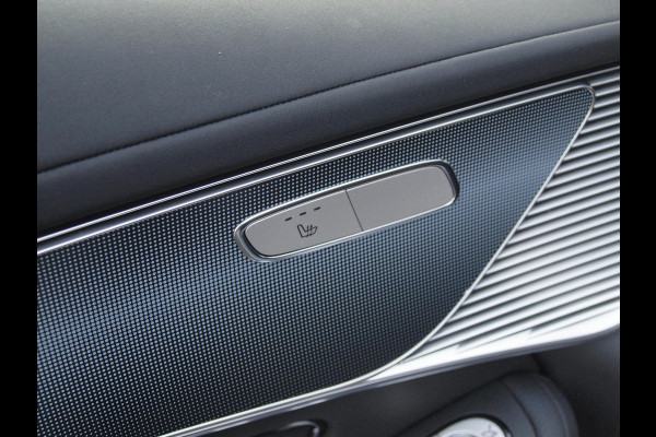 Mercedes-Benz EQC 400 4MATIC Business Solution 80 kWh | Camera | Trekhaak | Sfeerverlichting | Apple Carplay |