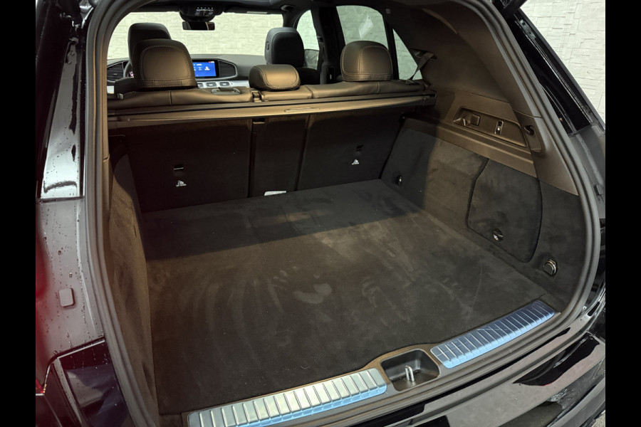 Mercedes-Benz GLE AMG 53 Hybrid 4MATIC+ | Nieuw! | Panorama | Massage | Soft-Close | ACC | 360 Camera | Stoelventilatie | Head-Up | Burmester | Trekhaak | Stoelverwarming V+A | 4-Zone Clima | AMG Drive-Unit | ISO & Warmtewerend Glas | 22 Inch | Keyless-Go | Night-Pakket | Memory | Luchtvering | Parfumering | Carplay | Stuurverwarming | Rij assistent pakket + | Bekerhouder Clima | Draadloos Laden |