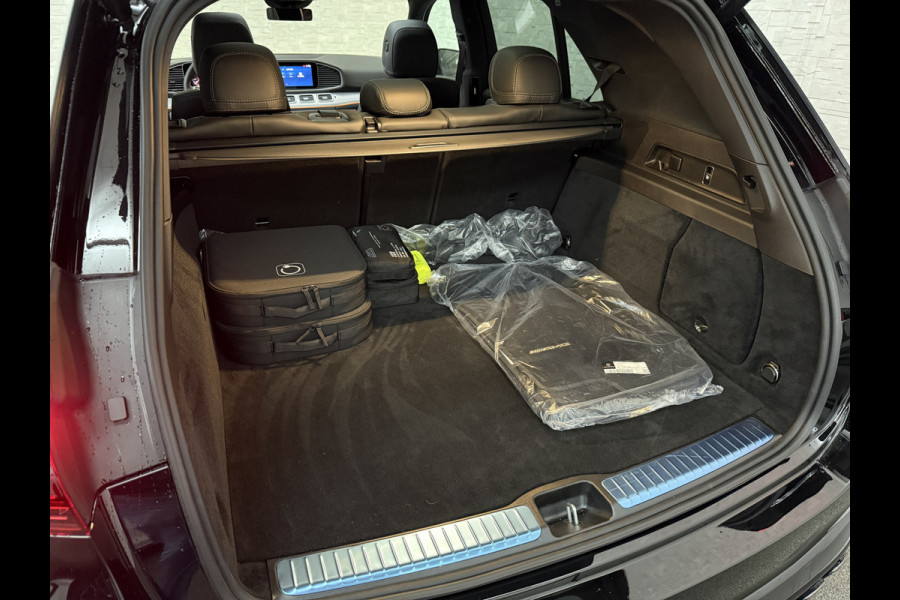 Mercedes-Benz GLE AMG 53 Hybrid 4MATIC+ | Nieuw! | Panorama | Massage | Soft-Close | ACC | 360 Camera | Stoelventilatie | Head-Up | Burmester | Trekhaak | Stoelverwarming V+A | 4-Zone Clima | AMG Drive-Unit | ISO & Warmtewerend Glas | 22 Inch | Keyless-Go | Night-Pakket | Memory | Luchtvering | Parfumering | Carplay | Stuurverwarming | Rij assistent pakket + | Bekerhouder Clima | Draadloos Laden |
