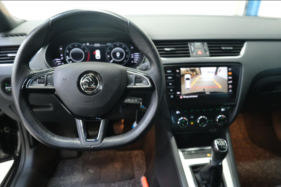 Škoda Octavia Combi 1.5 TSI Greentech Sport Business - N.A.P. Airco, Cruise, Navi, PDC, Trekhaak.