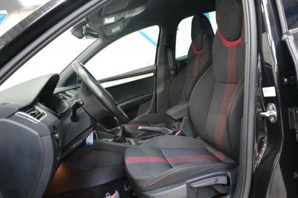 Škoda Octavia Combi 1.5 TSI Greentech Sport Business - N.A.P. Airco, Cruise, Navi, PDC, Trekhaak.