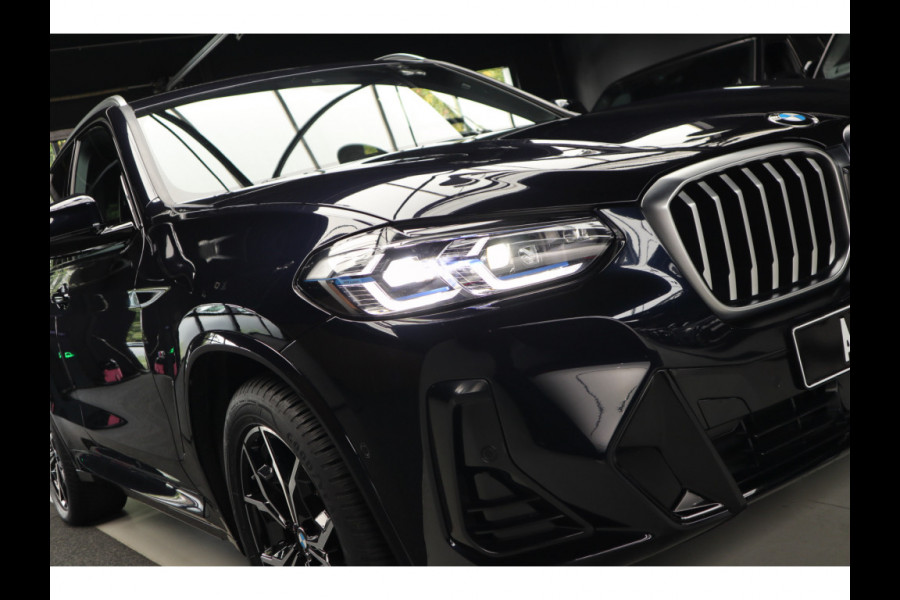 BMW X3 xDrive20i High Exe M-Pakket Leer Camera HUD ACC Navi Laser LED Elektr. achterklep Climate (3-zone) Elektr. trekhaak PDC LM velgen