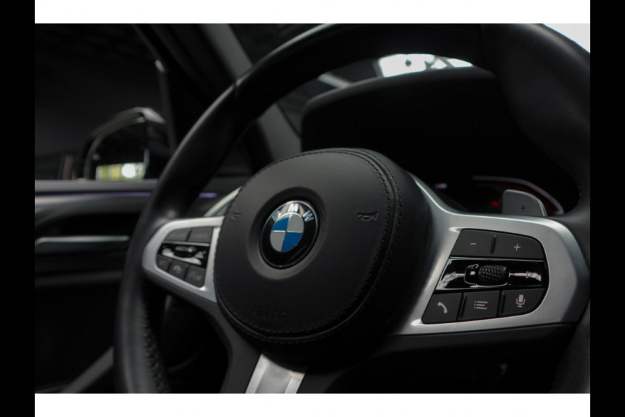 BMW X3 xDrive20i High Exe M-Pakket Leer Camera HUD ACC Navi Laser LED Elektr. achterklep Climate (3-zone) Elektr. trekhaak PDC LM velgen