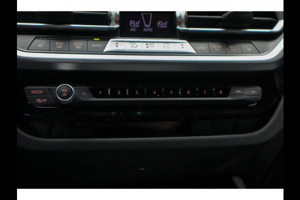 BMW X3 xDrive20i High Exe M-Pakket Leer Camera HUD ACC Navi Laser LED Elektr. achterklep Climate (3-zone) Elektr. trekhaak PDC LM velgen