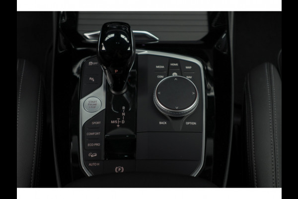 BMW X3 xDrive20i High Exe M-Pakket Leer Camera HUD ACC Navi Laser LED Elektr. achterklep Climate (3-zone) Elektr. trekhaak PDC LM velgen