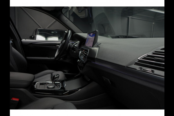 BMW X3 xDrive20i High Exe M-Pakket Leer Camera HUD ACC Navi Laser LED Elektr. achterklep Climate (3-zone) Elektr. trekhaak PDC LM velgen