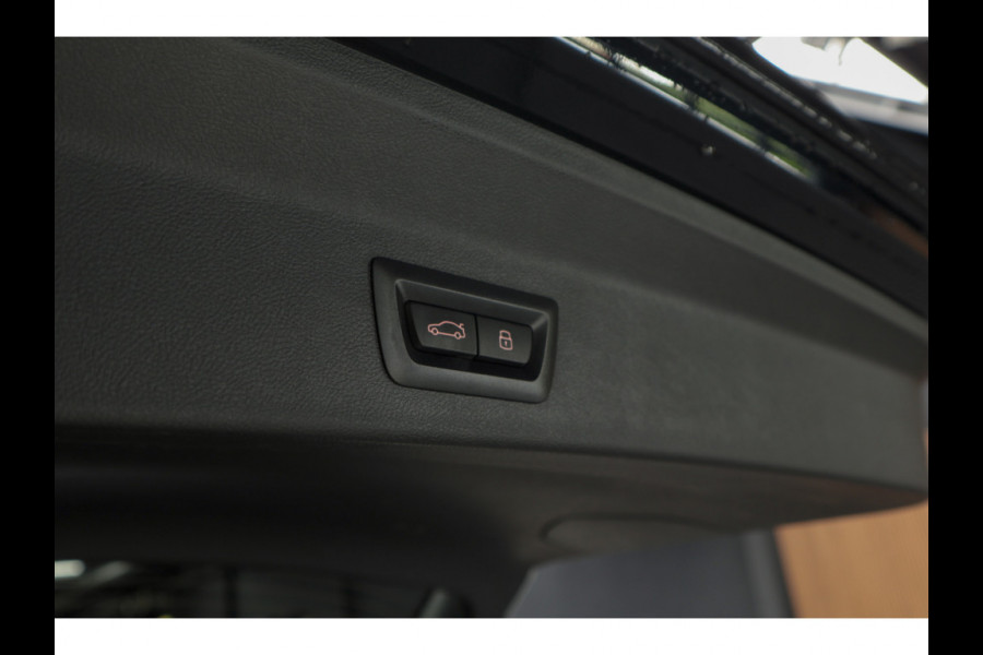 BMW X3 xDrive20i High Exe M-Pakket Leer Camera HUD ACC Navi Laser LED Elektr. achterklep Climate (3-zone) Elektr. trekhaak PDC LM velgen