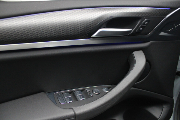 BMW X3 xDrive20i High Exe M-Pakket HUD Leer ACC Camera Navi Laser LED Elektr. achterklep Climate (3-zone) Elektr. trekhaak PDC LM velgen