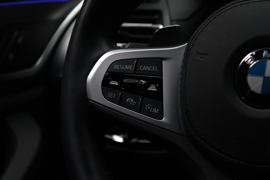 BMW X3 xDrive20i High Exe M-Pakket HUD Leer ACC Camera Navi Laser LED Elektr. achterklep Climate (3-zone) Elektr. trekhaak PDC LM velgen