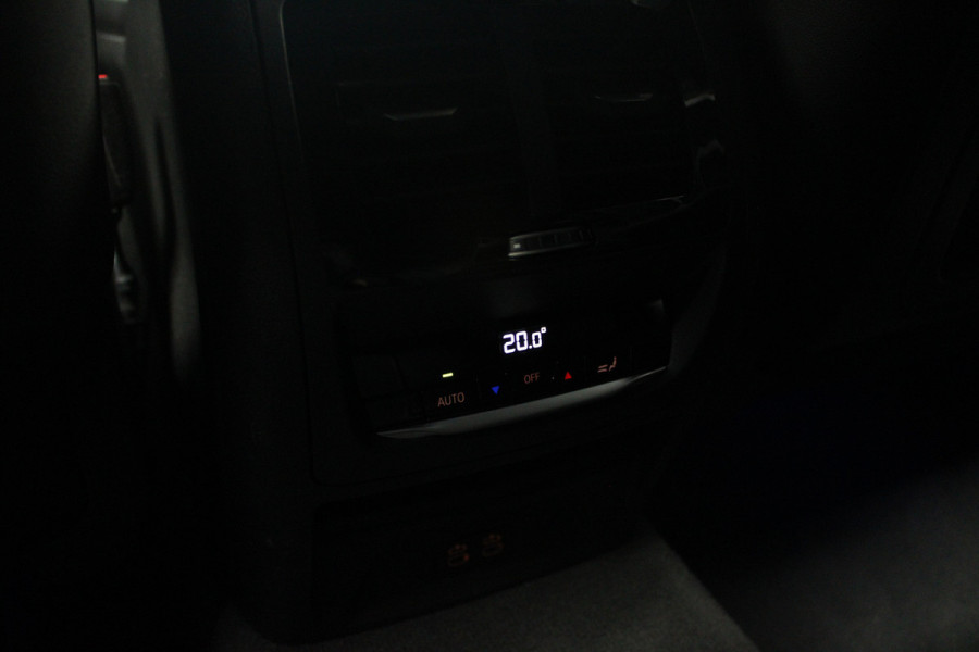 BMW X3 xDrive20i High Exe M-Pakket HUD Leer ACC Camera Navi Laser LED Elektr. achterklep Climate (3-zone) Elektr. trekhaak PDC LM velgen