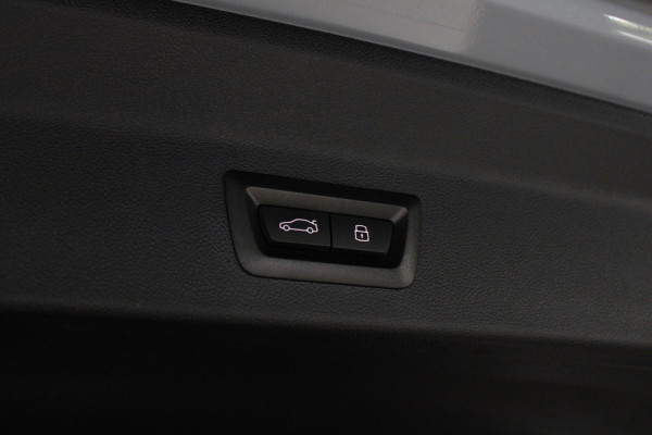 BMW X3 xDrive20i High Exe M-Pakket HUD Leer ACC Camera Navi Laser LED Elektr. achterklep Climate (3-zone) Elektr. trekhaak PDC LM velgen